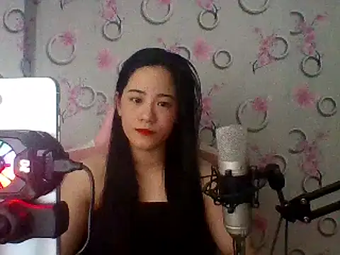 Snapshot of Nana-68 chatting on February 14, 8:31 am Nana-68 online show from February 14, 8:31 am