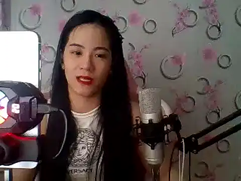 Snapshot of Nana-68 chatting on February 19, 4:01 am Nana-68 online show from February 19, 4:01 am