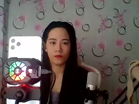 Snapshot of Nana-68 chatting on February 21, 7:23 am Nana-68 online show from February 21, 7:23 am