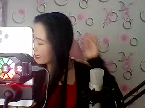 Snapshot of Nana-68 chatting on February 21, 1:00 pm Nana-68 online show from February 21, 1:00 pm