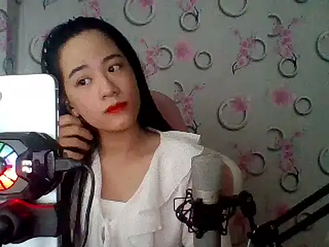 Snapshot of Nana-68 chatting on February 23, 5:01 am Nana-68 online show from February 23, 5:01 am