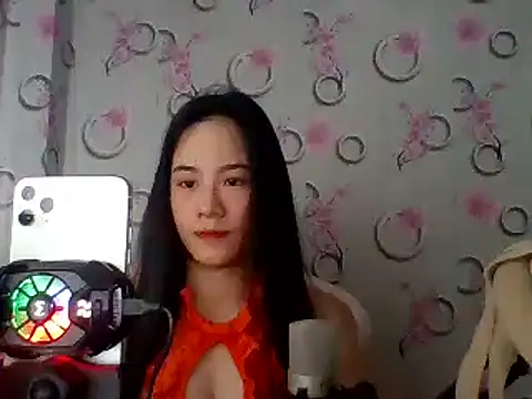 Snapshot of Nana-68 chatting on March 1, 2:04 am Nana-68 online show from March 1, 2:04 am