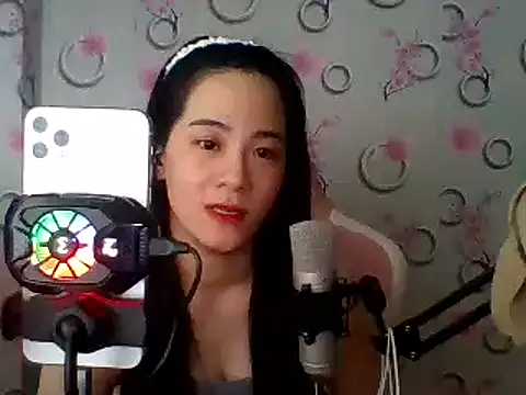 Snapshot of Nana-68 chatting on March 2, 4:39 am Nana-68 online show from March 2, 4:39 am