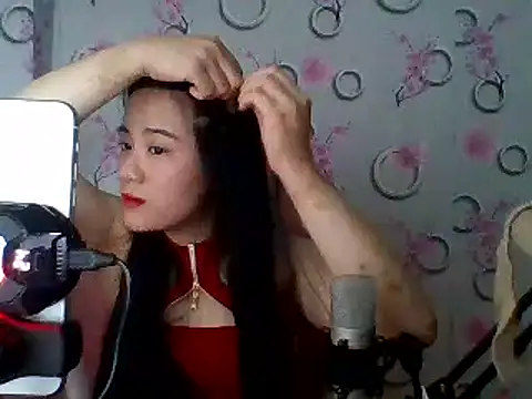 Snapshot of Nana-68 chatting on March 2, 1:49 pm Nana-68 online show from March 2, 1:49 pm