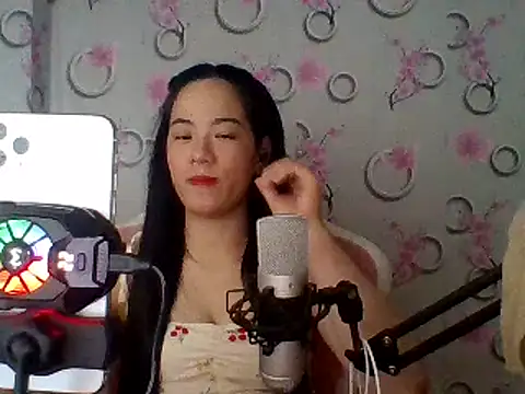 Snapshot of Nana-68 chatting on March 3, 3:19 am Nana-68 online show from March 3, 3:19 am