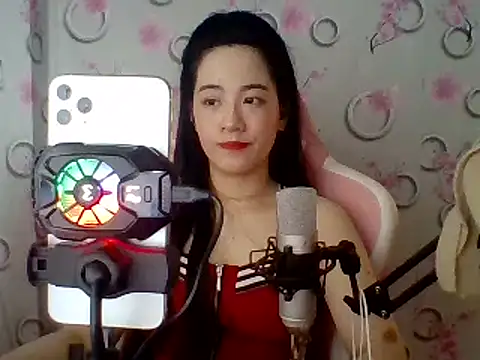 Snapshot of Nana-68 chatting on March 5, 2:12 pm Nana-68 online show from March 5, 2:12 pm