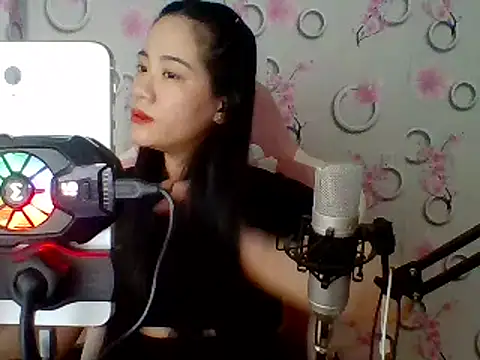 Snapshot of Nana-68 chatting on March 8, 3:39 am Nana-68 online show from March 8, 3:39 am