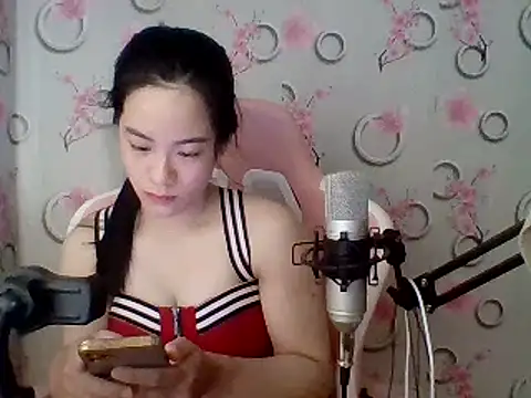 Snapshot of Nana-68 chatting on March 17, 1:35 am Nana-68 online show from March 17, 1:35 am