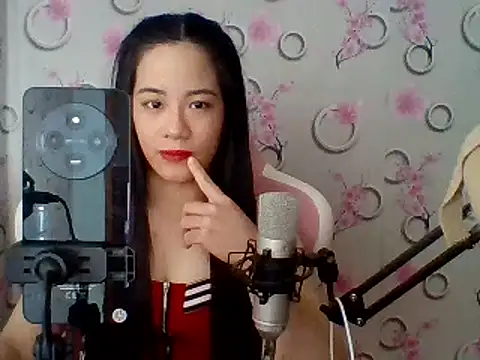 Snapshot of Nana-68 chatting on March 17, 9:01 am Nana-68 online show from March 17, 9:01 am