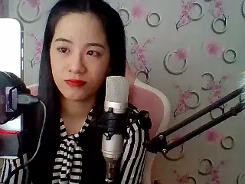 Snapshot of Nana-68 chatting on March 21, 1:23 pm Nana-68 online show from March 21, 1:23 pm