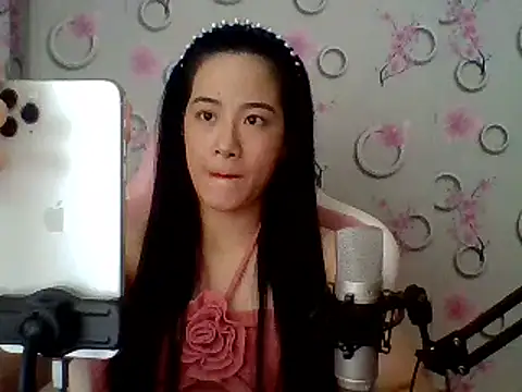 Snapshot of Nana-68 chatting on March 23, 3:43 am Nana-68 online show from March 23, 3:43 am