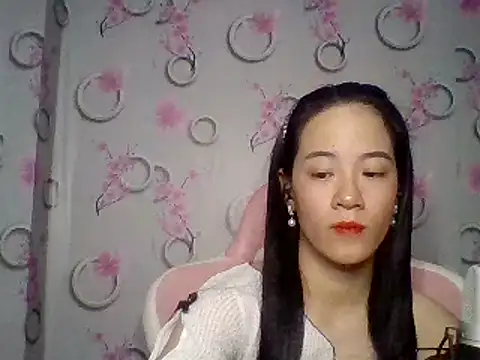 Snapshot of Nana-68 chatting on September 17, 3:03 pm Nana-68 online show from September 17, 3:03 pm