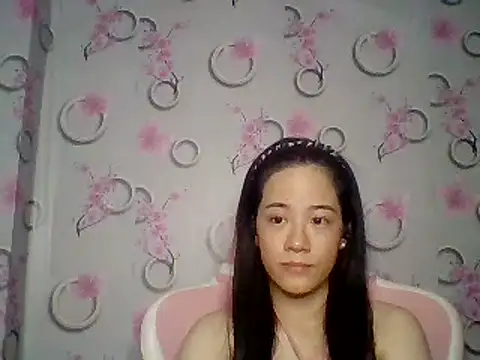 Snapshot of Nana-68 chatting on September 27, 1:49 pm Nana-68 online show from September 27, 1:49 pm