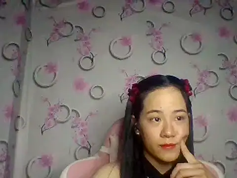 Snapshot of Nana-68 chatting on October 17, 2:30 pm Nana-68 online show from October 17, 2:30 pm