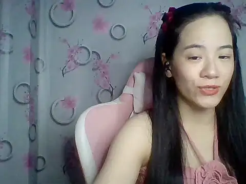 Snapshot of Nana-68 chatting on October 29, 1:13 pm Nana-68 online show from October 29, 1:13 pm