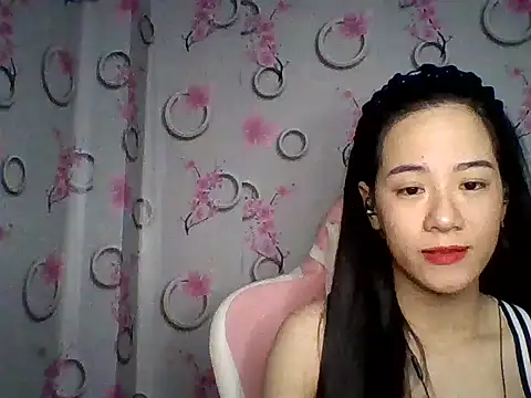 Snapshot of Nana-68 chatting on November 26, 1:45 pm Nana-68 online show from November 26, 1:45 pm