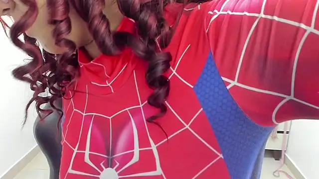 MADISON ROWAN1 online show from April 18, 2:59 am