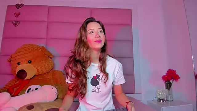 Snapshot of little-Emma chatting on January 31, 3:20 am little-Emma online show from January 31, 3:20 am