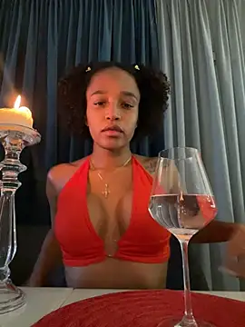 Snapshot of Black_Dolll chatting on December 29, 5:01 pm Black Dolll online show from December 29, 5:01 pm