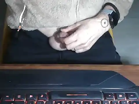 Adri gard online show from February 3, 9:50 pm