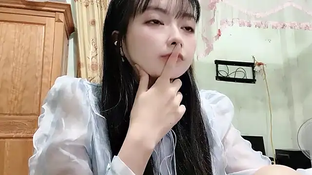 Snapshot of Nery_Asian chatting on February 17, 7:49 am Nery Asian online show from February 17, 7:49 am