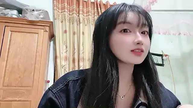 Snapshot of Nery_Asian chatting on February 18, 6:53 am Nery Asian online show from February 18, 6:53 am