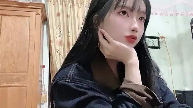 Snapshot of Nery_Asian chatting on February 19, 6:20 am Nery Asian online show from February 19, 6:20 am