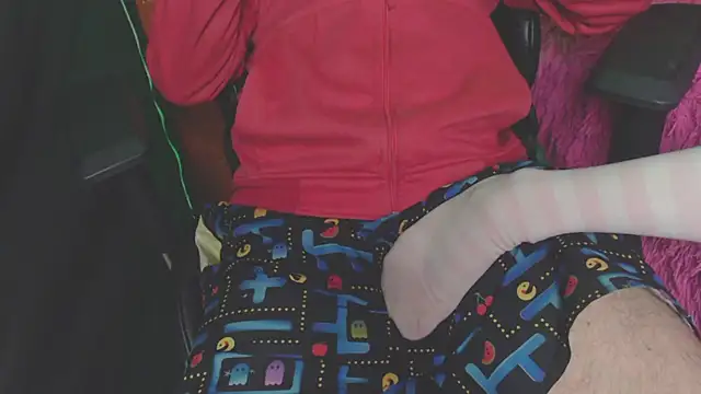 OldManAndGirlishLady online show from January 7, 2:10 am