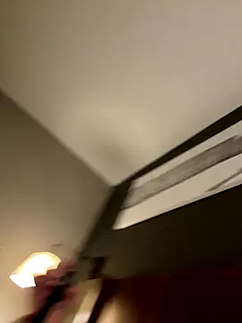 Snapshot of itsdaddi2u chatting on December 14, 6:08 am itsdaddi2u online show from December 14, 6:08 am