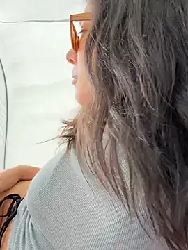 Reinacatchile online show from January 10, 9:30 pm