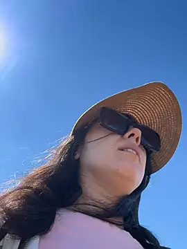 Reinacatchile online show from February 22, 3:21 pm