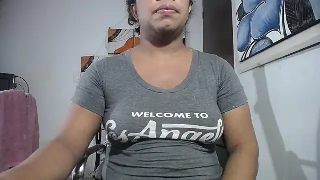 Snapshot of tsbigcock10incock chatting on November 1, 5:31 am tsbigcock10incock online show from November 1, 5:31 am