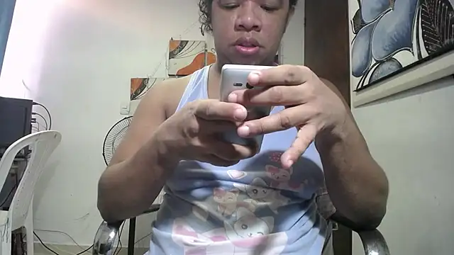 Snapshot of tsbigcock10incock chatting on December 4, 12:36 pm tsbigcock10incock online show from December 4, 12:36 pm