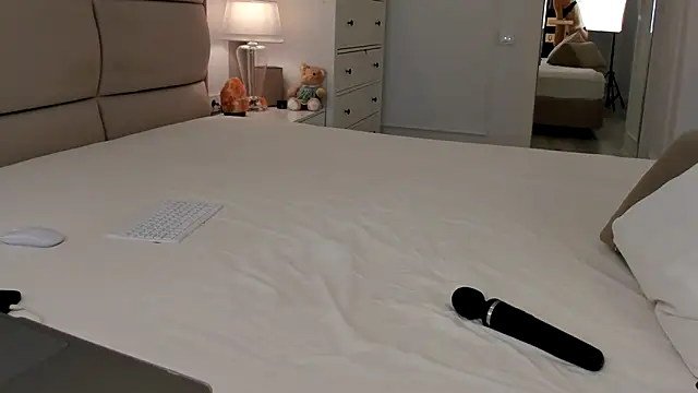 Jacky Lucky online show from February 23, 9:16 pm