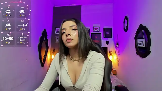 Charlotte  Benett online show from January 6, 4:15 am