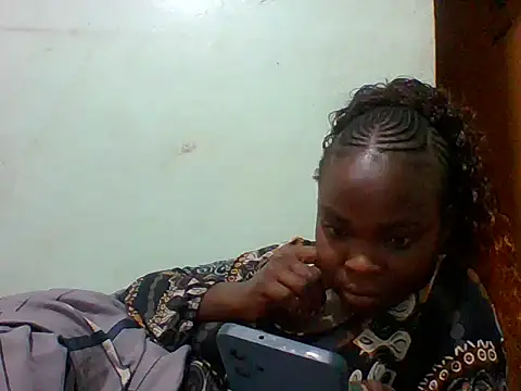 Snapshot of sexxyqueenn22 chatting on December 18, 5:24 am sexxyqueenn22 online show from December 18, 5:24 am