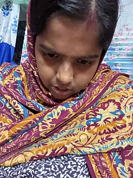 Snapshot of Beauty-queen chatting on December 1, 1:05 pm Beauty-queen online show from December 1, 1:05 pm