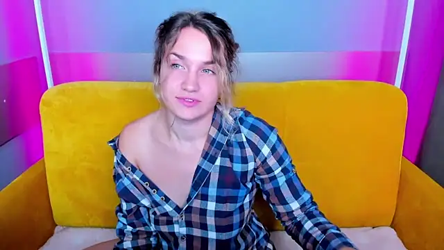 Snapshot of Milka_Blond chatting on October 21, 9:54 am Milka Blond online show from October 21, 9:54 am