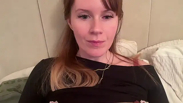 redheadrosie69 online show from November 12, 7:46 pm