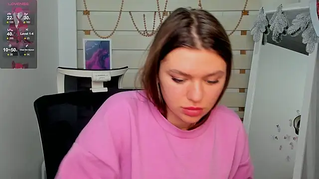 Josephine Kiss online show from December 15, 6:48 pm