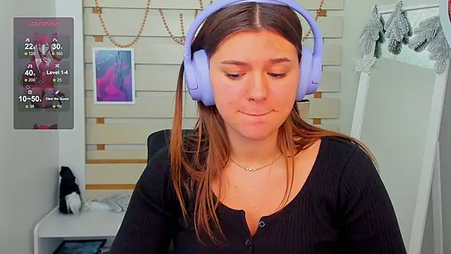 Josephine Kiss online show from December 29, 12:45 pm