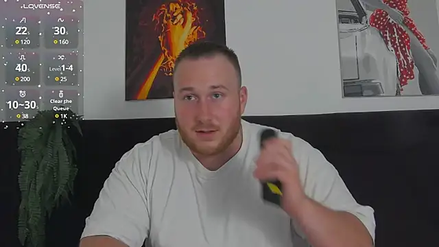 Snapshot of RoddyStill chatting on December 9, 12:19 pm RoddyStill online show from December 9, 12:19 pm