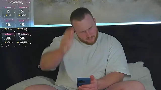 Snapshot of RoddyStill chatting on February 15, 6:23 pm RoddyStill online show from February 15, 6:23 pm