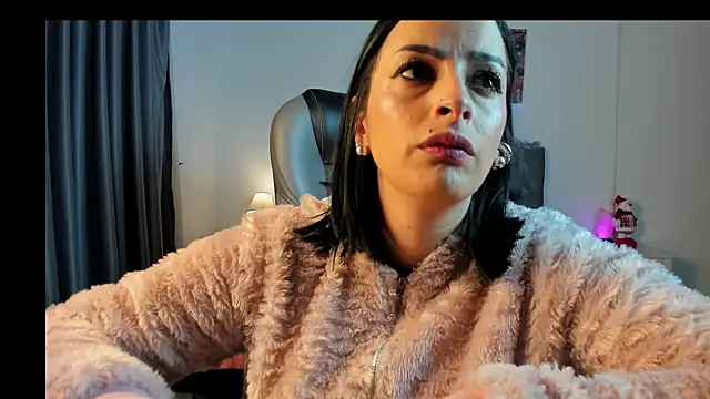 Snapshot of Jayden_Jonnes chatting on December 28, 11:41 am Jayden Jonnes online show from December 28, 11:41 am