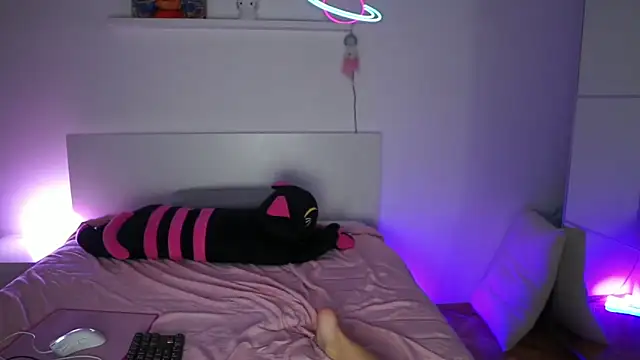 Snapshot of Lady3Holes chatting on February 27, 2:54 pm Lady3Holes online show from February 27, 2:54 pm