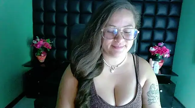 SaraThomso online show from December 5, 2:53 am