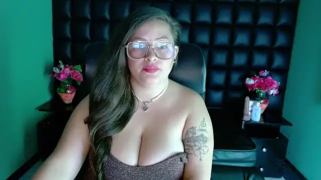 SaraThomso online show from December 5, 5:59 am