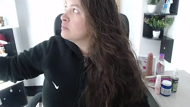 SaraThomso online show from February 7, 3:01 am