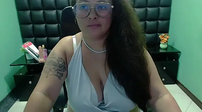 SaraThomso online show from March 23, 6:16 am