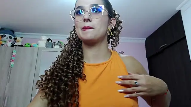 caroline jonson online show from February 9, 8:24 pm